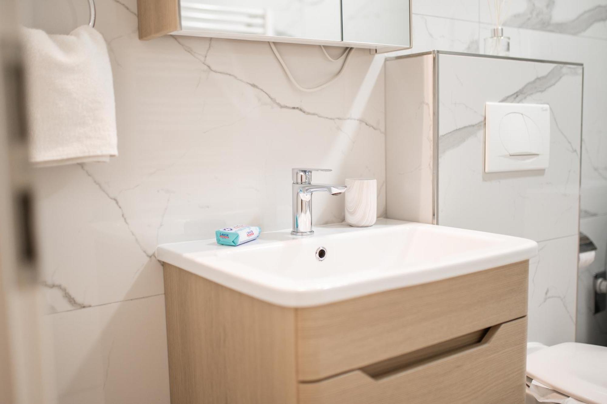 Apartment Vila Idila Tuzla Buitenkant foto